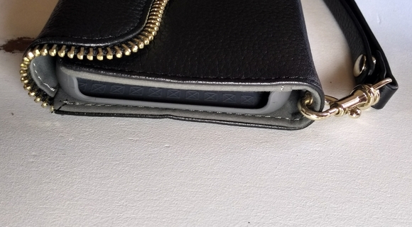 iPhone 6/6s Genuine Leather Folio Wristlet | RM - Picture 10 of 16